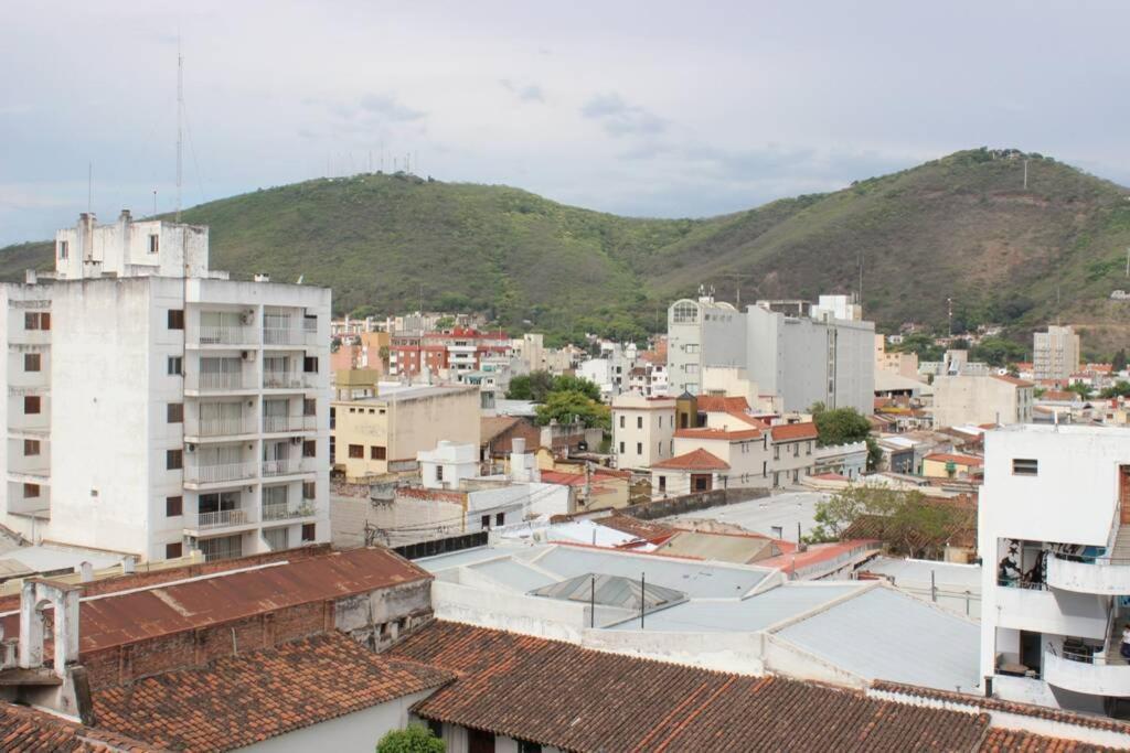 Luminoso A Dos Cuadras De La Plaza Apartamento Salta Exterior foto