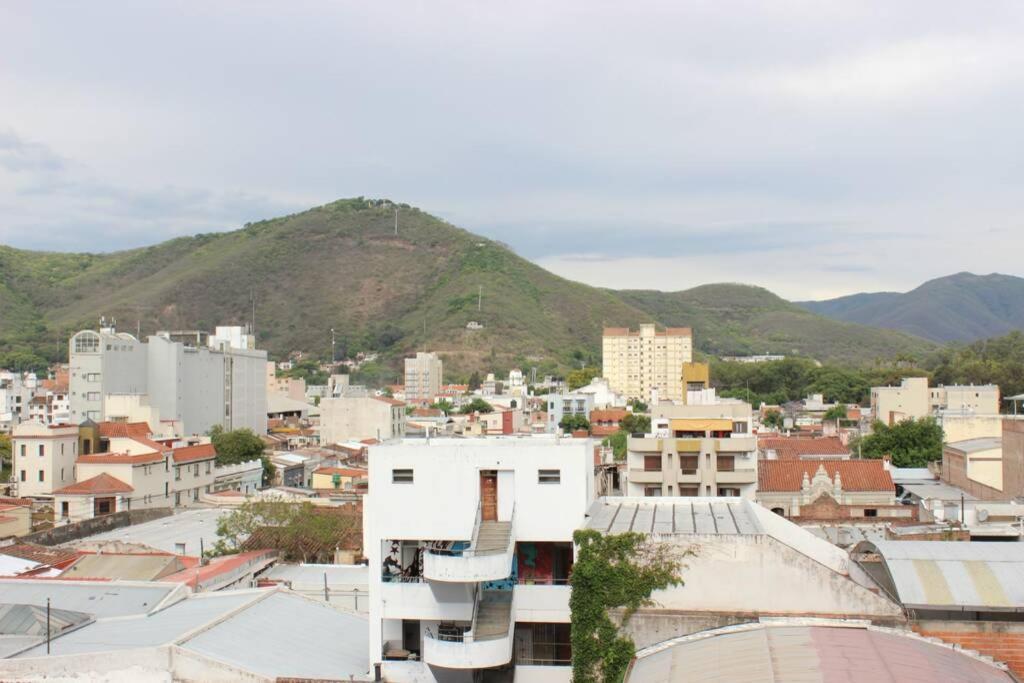 Luminoso A Dos Cuadras De La Plaza Apartamento Salta Exterior foto